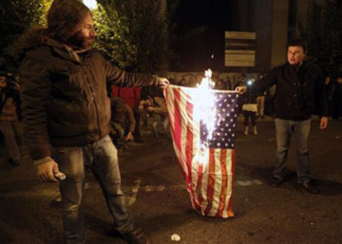 GREECE_MARCH_BURN_US_FLAG