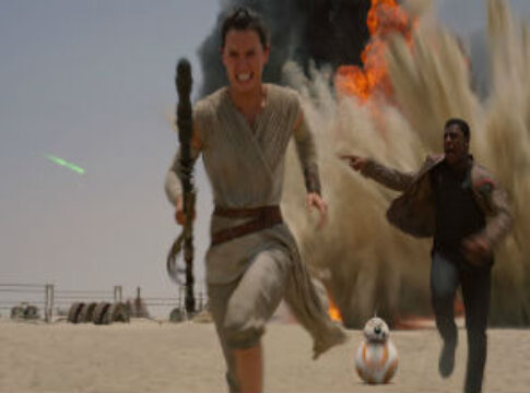 Star-Wars-Force-Awakens-Rey-Finn-BB8-running