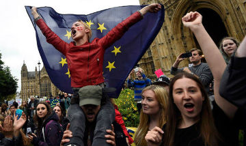 Brexit-eu-Remainers-protest-indoctrinated-youth