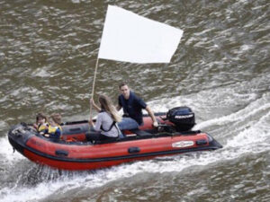 jo-cox-boat