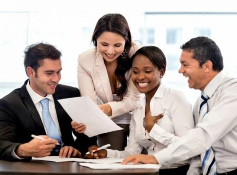 Business-People_Meeting-engaging