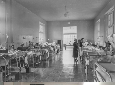 NHS hospital-ward-1950s -2017