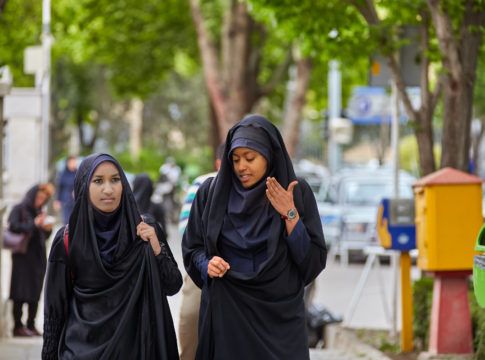 Malia and Sasha Obama in Isfahan, Iran