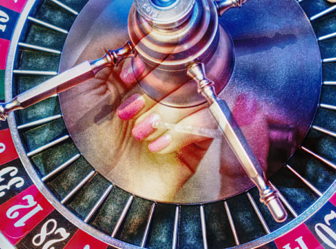 NAIL POLISH ROULETTE