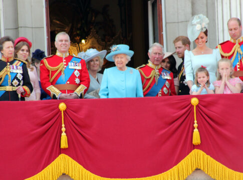 Queen Elizabeth Royal Family, Buckingham Palace