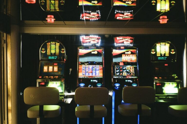 Myths and Facts About Playing Slot Machines