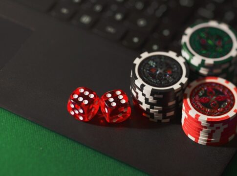 online casino Image by Aidan Howe from Pixabay