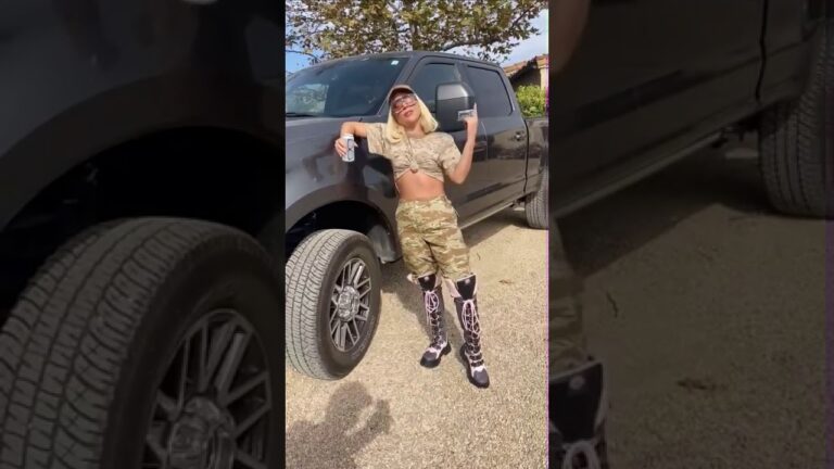 Lady KaKa Wants You to Vote For a Corrupt Commie Lover