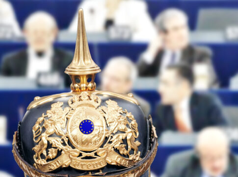 ursula-von-der-leyen Pickelhaube