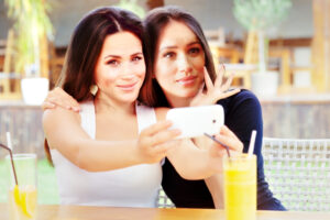 meghan markle selfie narcissist therpists