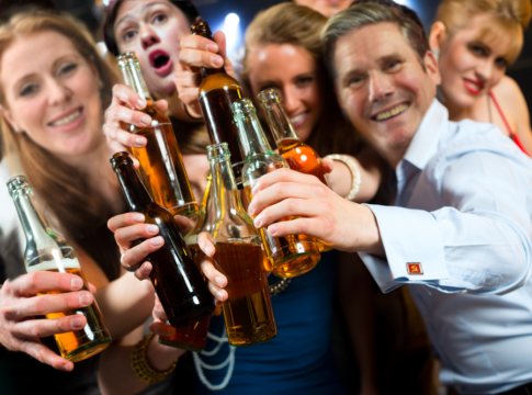 keir starmer beergate beer comrade starmer trilateral commission bilderberg council on foreign relations women can have a penis