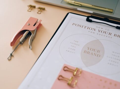 pexels-leeloothefirst-8970685 get your business seen