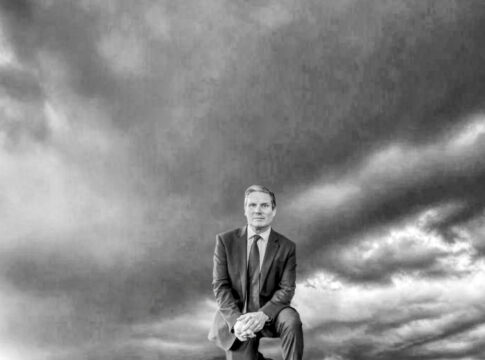 starmer knee pile of shit bw gift that keeps on giving