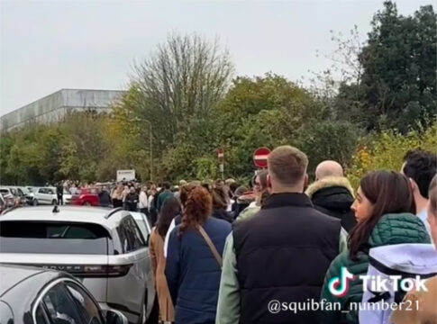 1000s queue for daily squib anthology