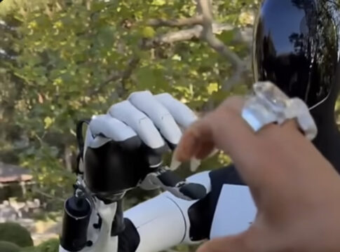 kim kardashian - tesla bot