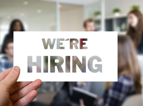 job-2860035_1920 re-entering the workplace Securing a New Job After a Break