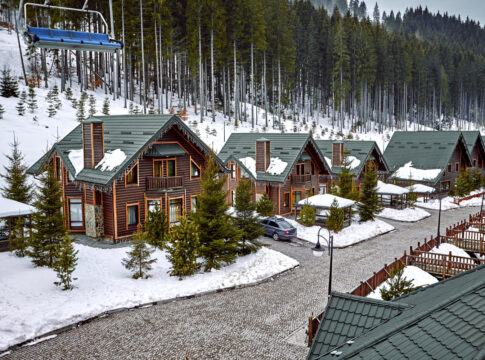 857-freepik.com dream chalet holiday.