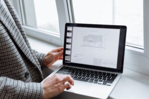 pexels-thirdman-8470773