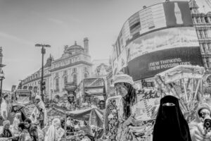piccadilly circus bw